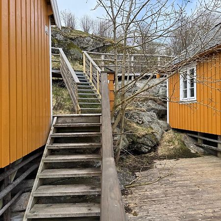 Sakrisoy Rorbuer Hotel Reine Bagian luar foto
