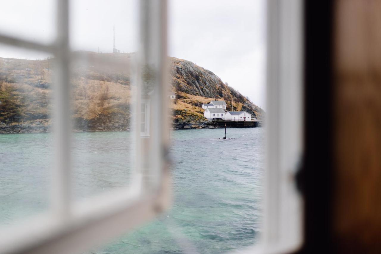 Sakrisoy Rorbuer Hotel Reine Bagian luar foto