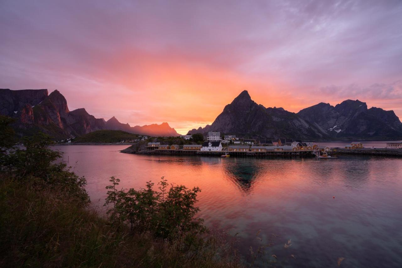 Sakrisoy Rorbuer Hotel Reine Bagian luar foto