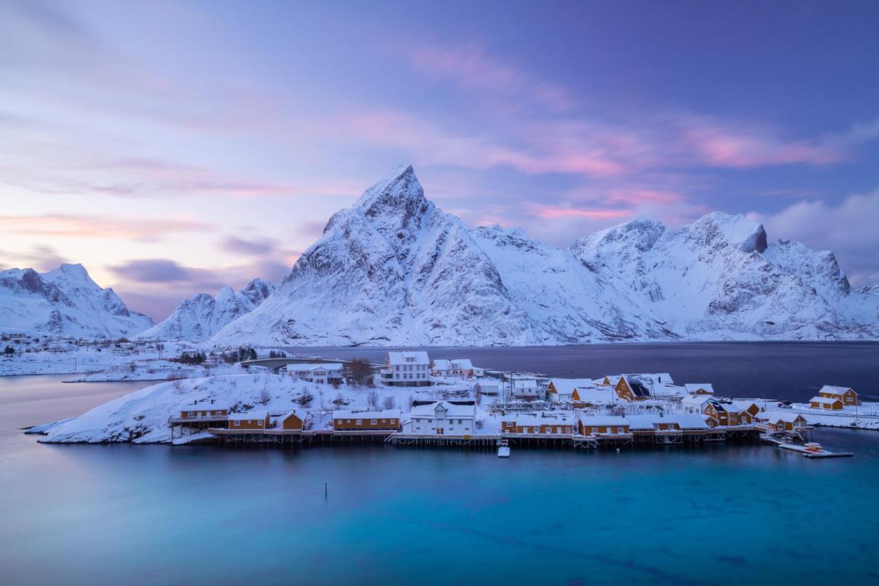 Sakrisoy Rorbuer Hotel Reine Bagian luar foto