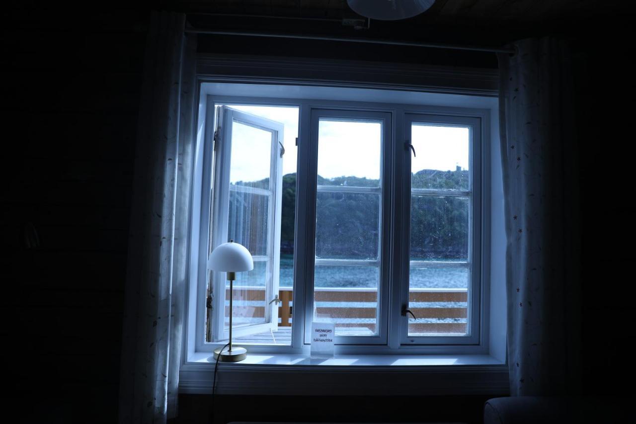 Sakrisoy Rorbuer Hotel Reine Bagian luar foto
