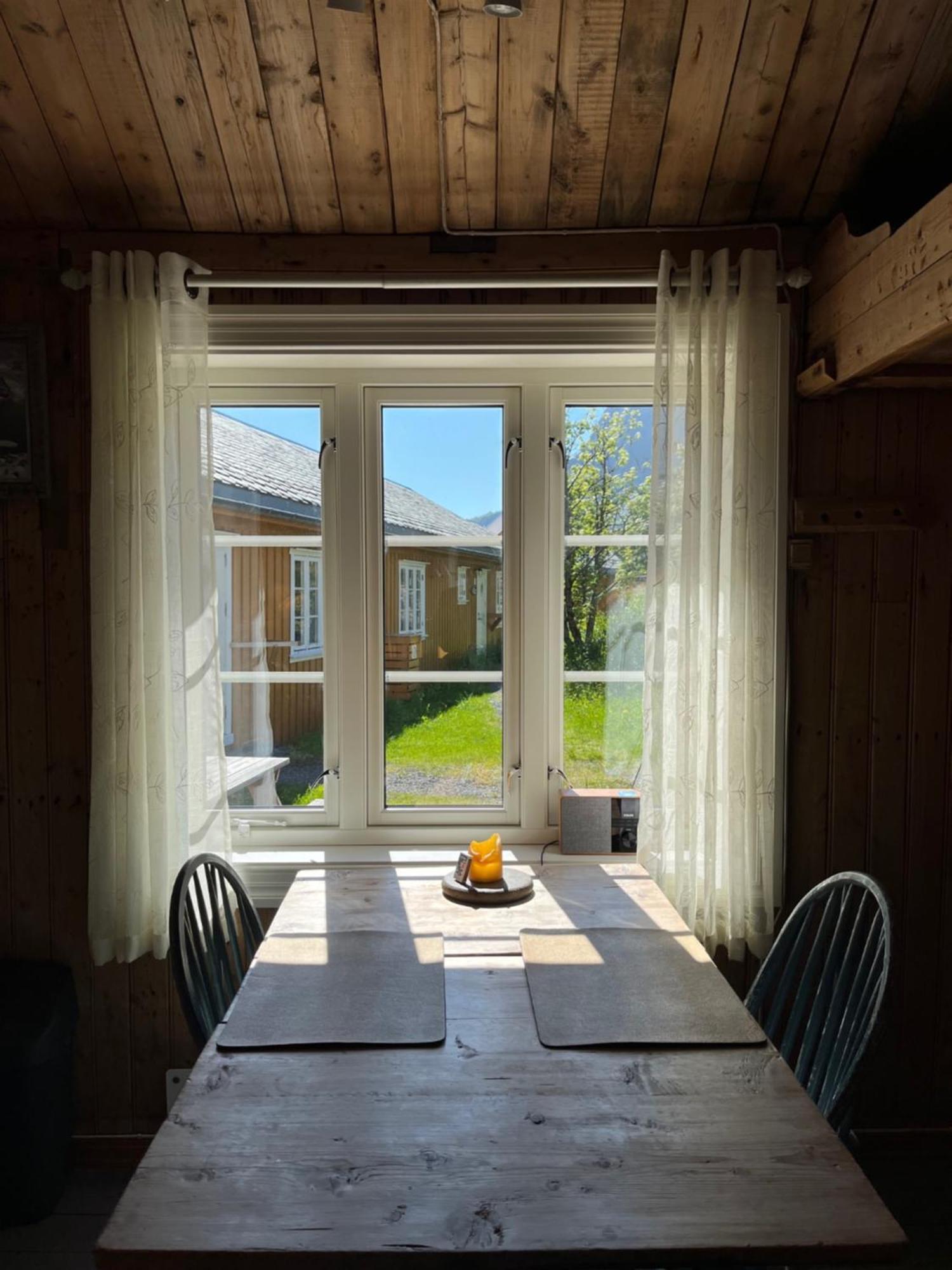 Sakrisoy Rorbuer Hotel Reine Bagian luar foto