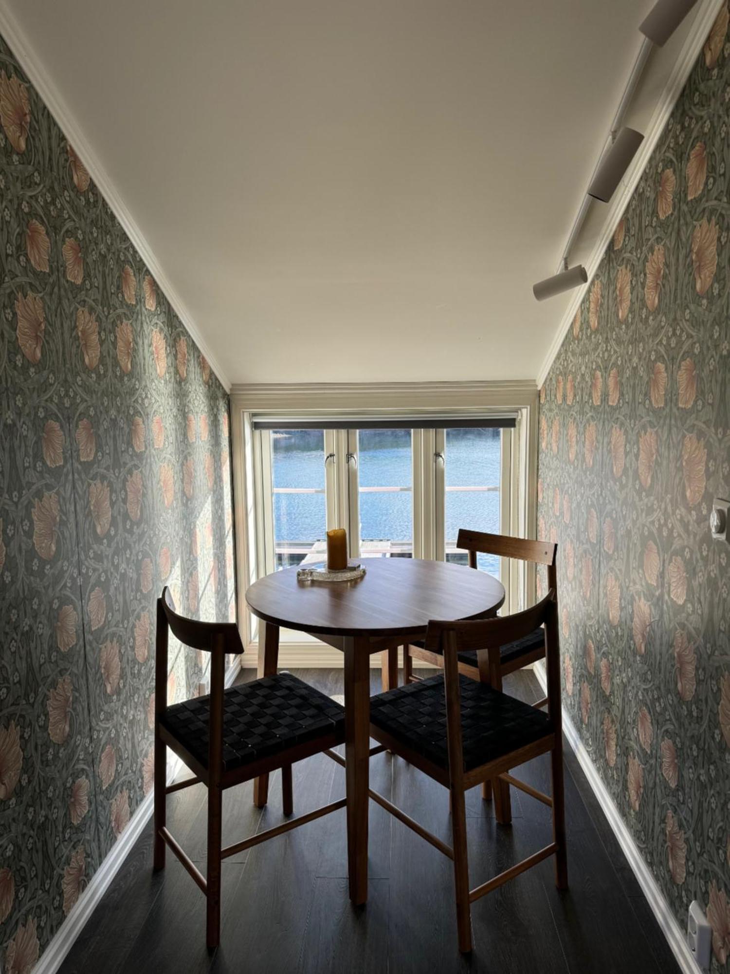 Sakrisoy Rorbuer Hotel Reine Bagian luar foto