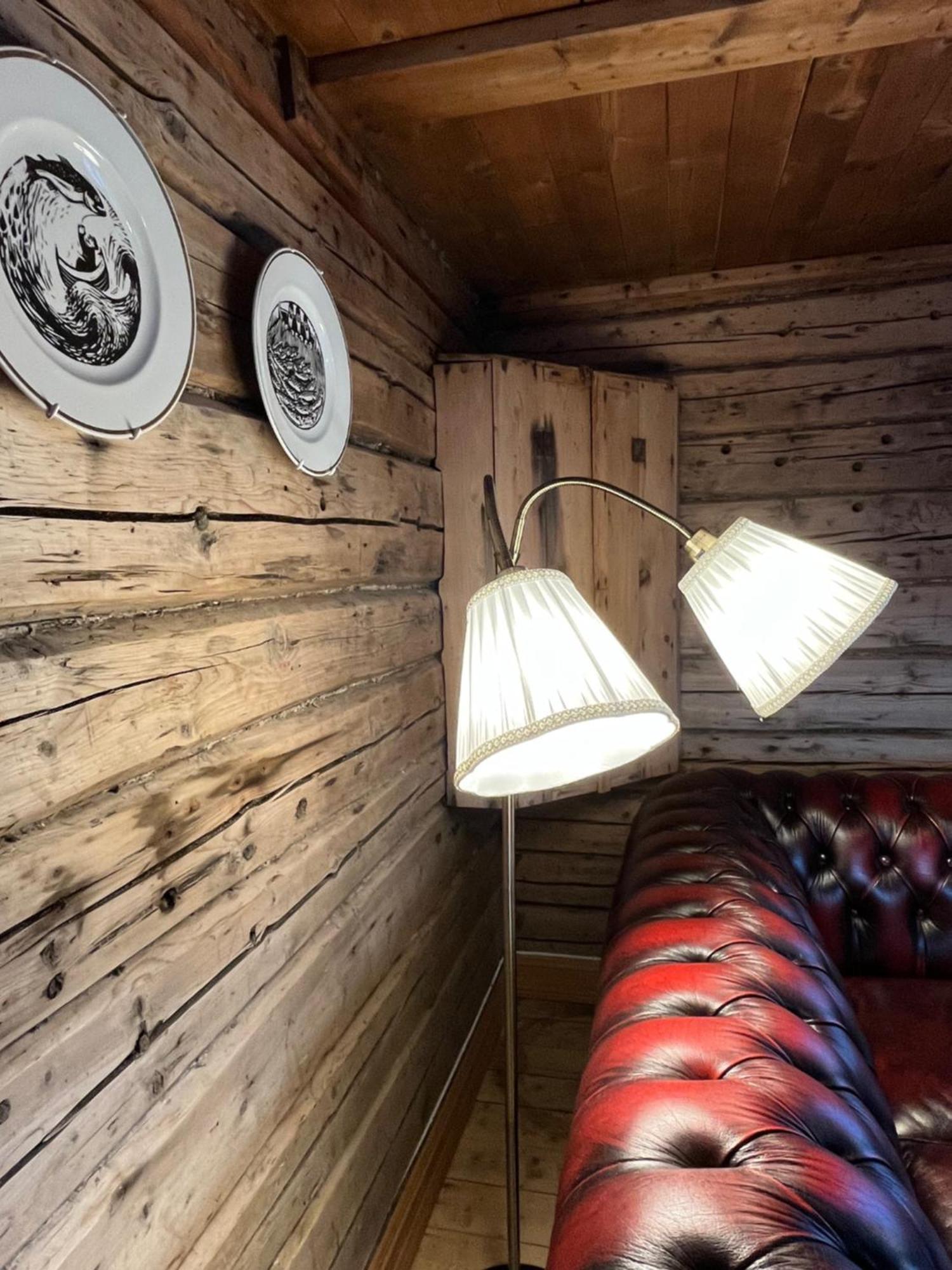 Sakrisoy Rorbuer Hotel Reine Bagian luar foto