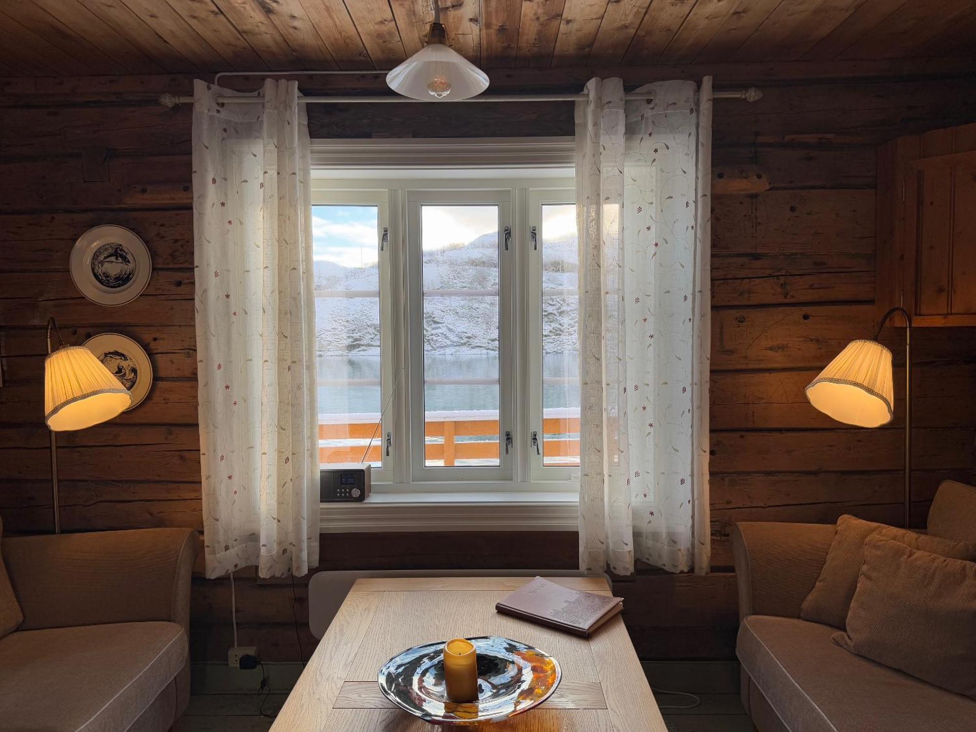 Sakrisoy Rorbuer Hotel Reine Bagian luar foto