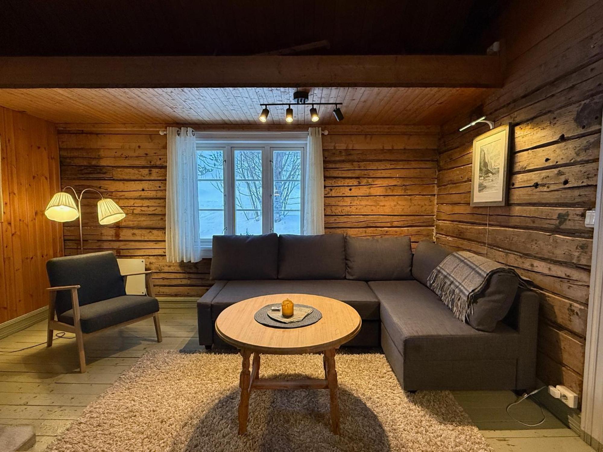 Sakrisoy Rorbuer Hotel Reine Bagian luar foto