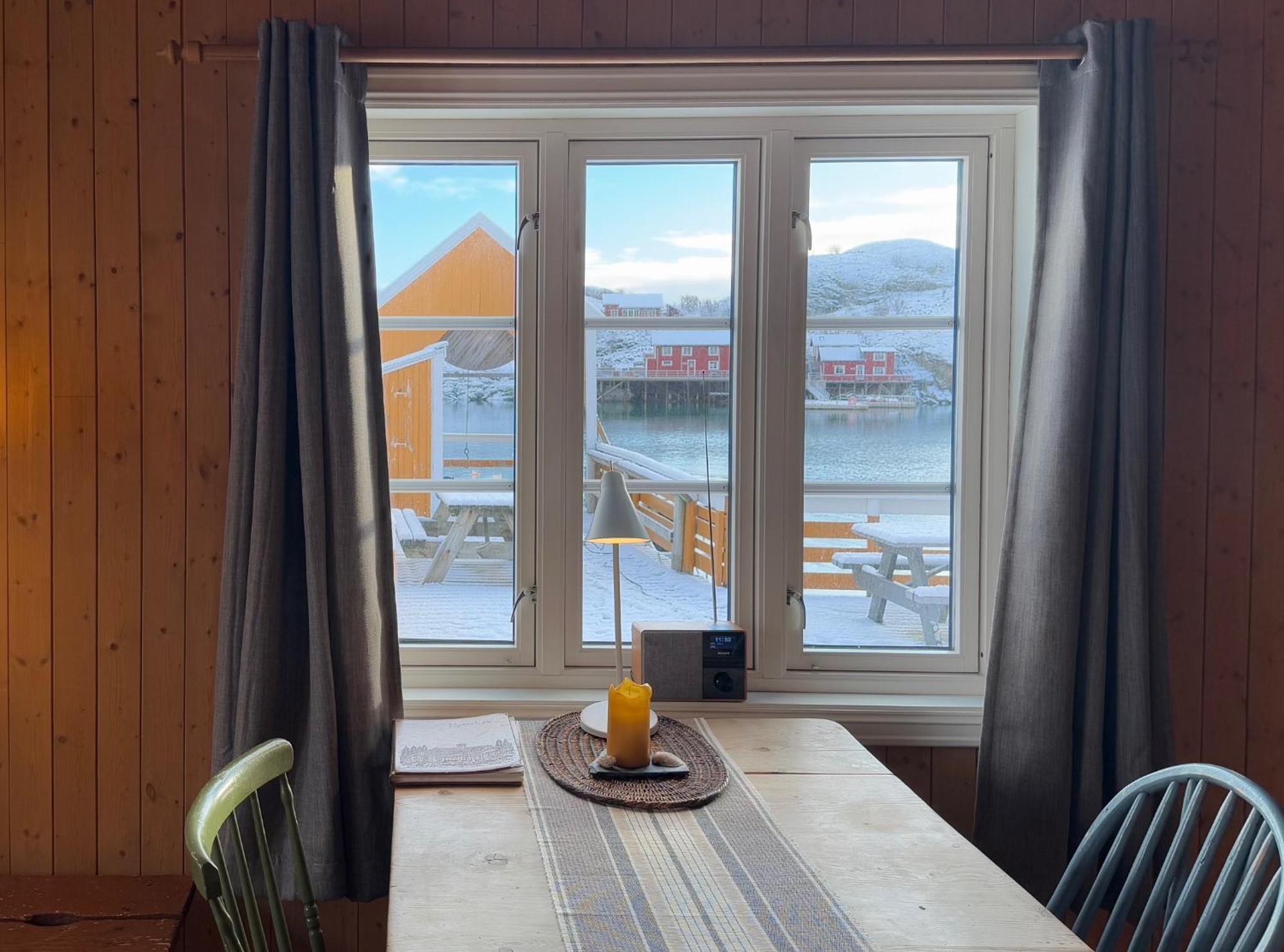 Sakrisoy Rorbuer Hotel Reine Bagian luar foto