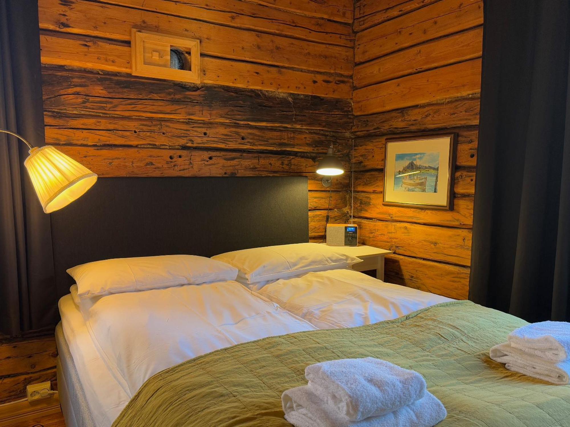 Sakrisoy Rorbuer Hotel Reine Bagian luar foto